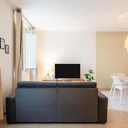 Roped San Martino Garden Apartment *